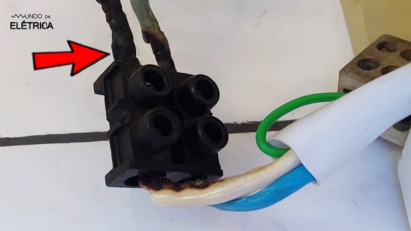 Fio do chuveiro derretido, problema resolvido! - Mundo da Elétrica